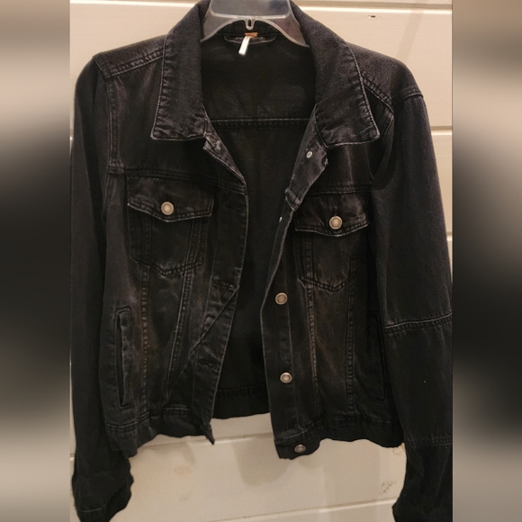 Like New Free People Rumors Women's Black Denim Jacket - Size Large - Picture 11 of 15